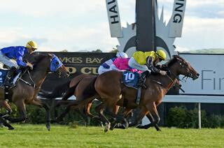 Bonniegirl claims the Listed NZB Finance Sprint at Hawkes Bay. Photo: Race Image, Palmerston North